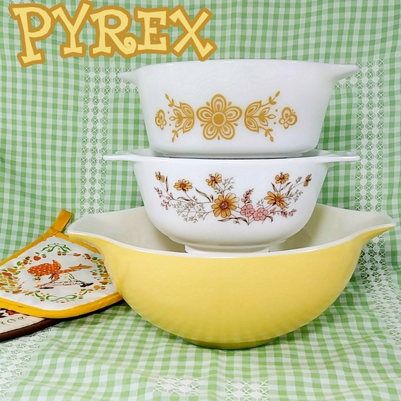 Pyrex Other - vintage pyrex bundle